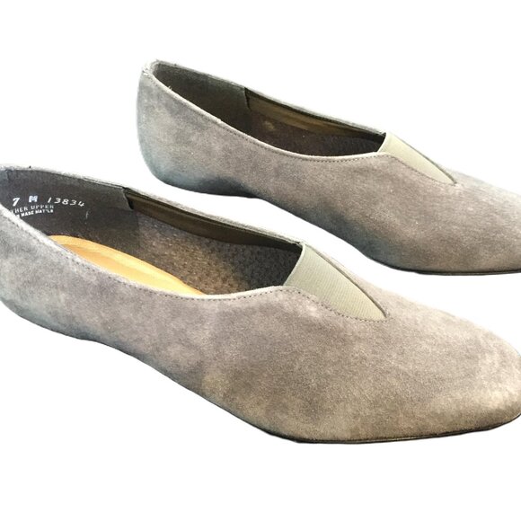 Magdesians Suede Slip-on Pumps in Grey (7) - Picture 12 of 14